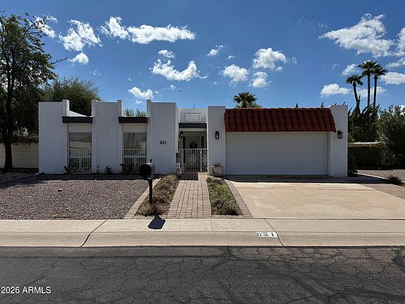 2nd image of 621 E Calavar Rd