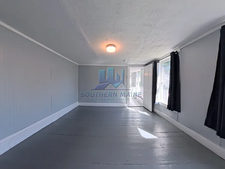 4 Glenwood Ave #D — Photo 11