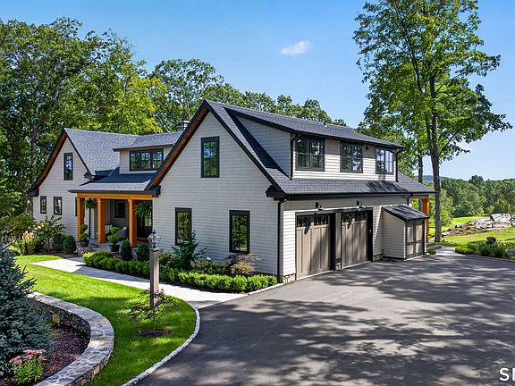 3rd image of 703 Fox Hopyard Road
