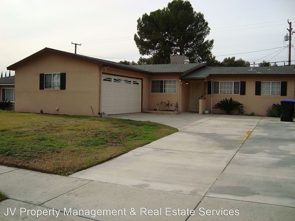 1st image of 4924 Acacia Ave