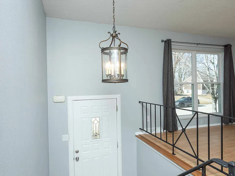 2318 Pinehurst St — Photo 4