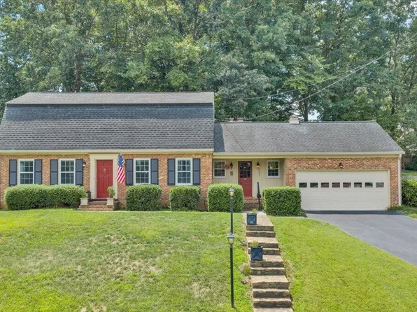 2637 Willowlawn St, Roanoke, VA 24018