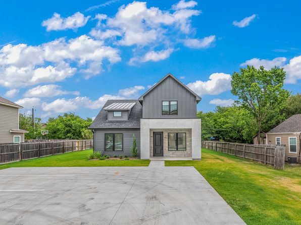 1107 Foster Ave