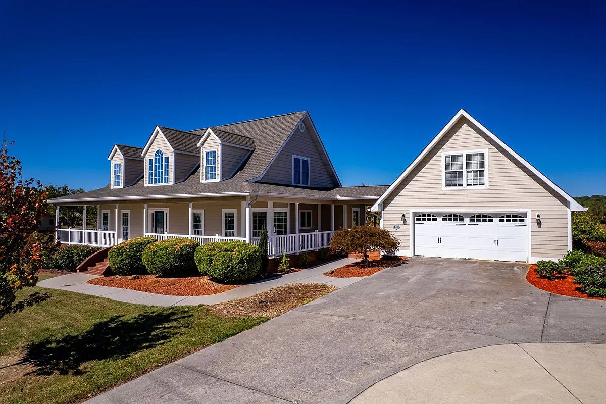 Building Photo - 7794 Morganton Rd