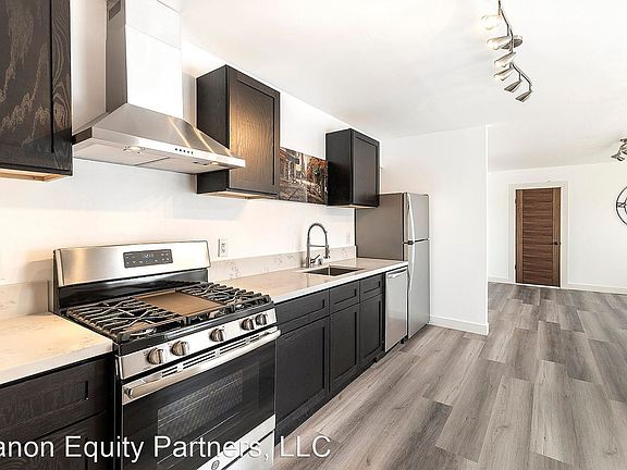 5th image of 809 1/2 W 41st St #8260333