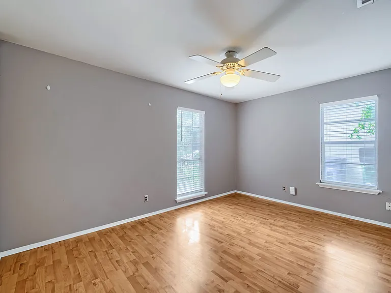 8308 Hathaway Dr — Photo 4