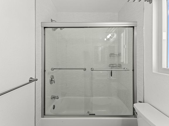 4th image of 3729 Delmas Ter APT 8
