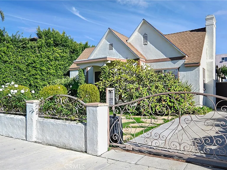 156 S Edinburgh Ave — Photo 2
