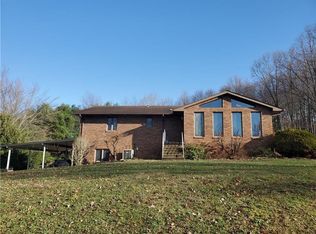 407 Carbon Center Rd, Butler, PA 16002
