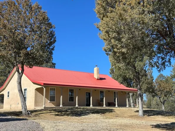 2 John Deere Rd, Mimbres, NM 88049
