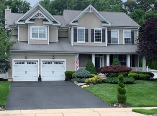 4 Victoria Cir, Jackson, NJ 08527