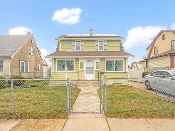 41 Davis Street, Roosevelt, NY 11575