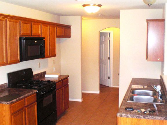 4th image of 20234 E 32nd St S