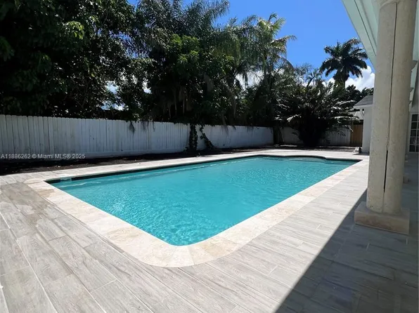 19771 SW 84th Ave, Cutler Bay, FL 33189