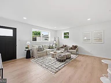 4012 Byers St — Photo 2