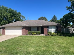 5703 Bryan St, Fayetteville, AR 72704