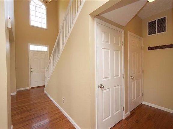 4th image of 465 Cherry Hill Ln