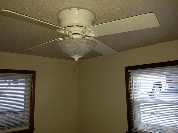 Ceiling fan in bedroom