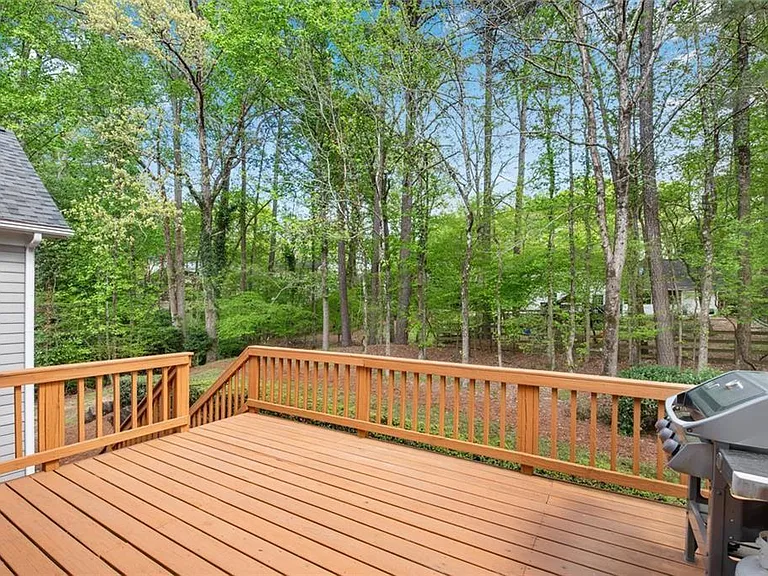 6070 Poplar Spring Dr — Photo 7