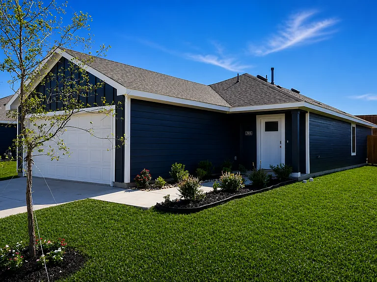 2913 Serenity Ln — Photo 2