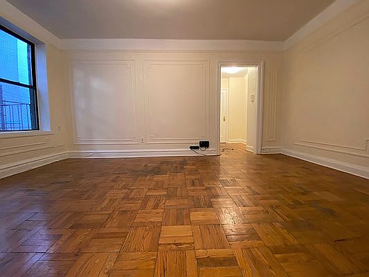 4th image of 417 E 89th St APT C