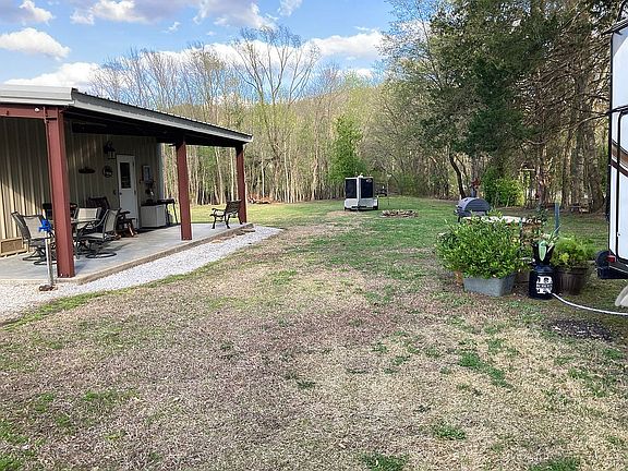 3rd image of 135 N Riverview Ln