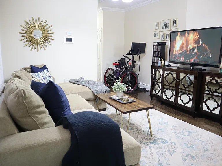 408 Woodlawn Ave #1 — Photo 3