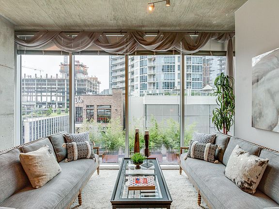 3rd image of 301 Demonbreun St Unit 805
