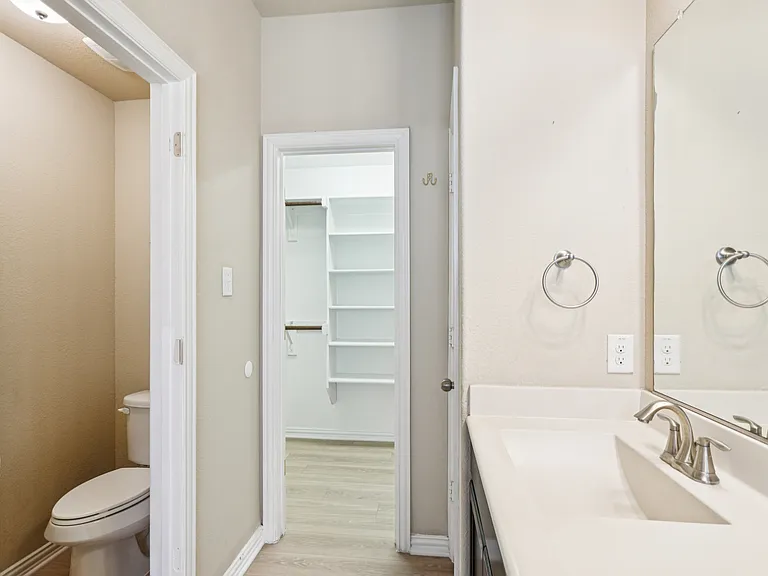15937 Alvarado Dr — Photo 16