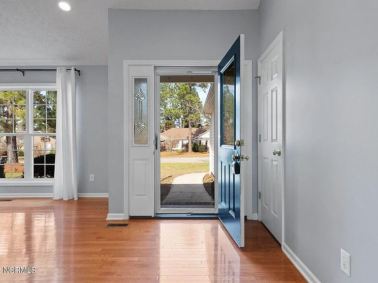 120 Crimson Ct — Photo 17