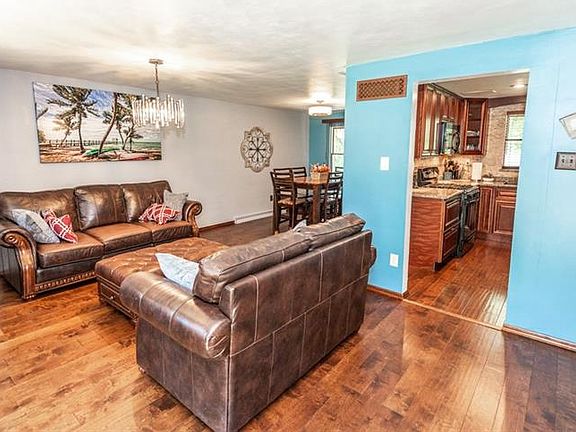 3rd image of 1214 Harvest Dr