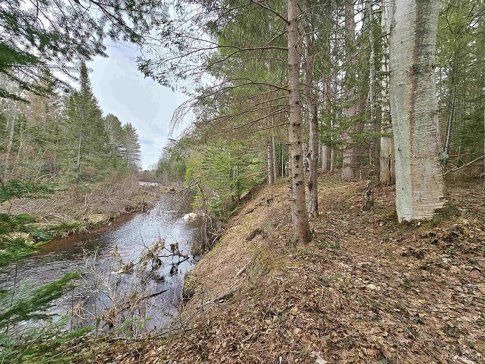 1st image of Railroad Ln