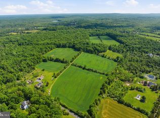 1540 Roundhouse Rd, Quakertown, PA 18951