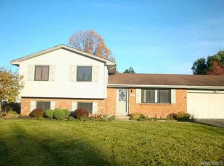 5697 Aaron Dr, Lockport, NY