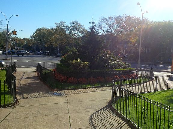 3rd image of 4149 Kings Hwy APT 3A