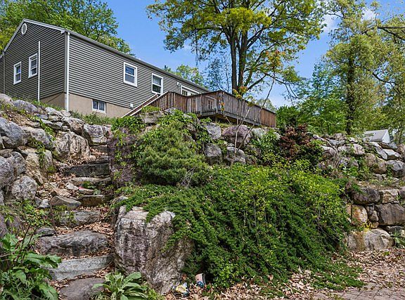 2nd image of 49 Woodland Dr