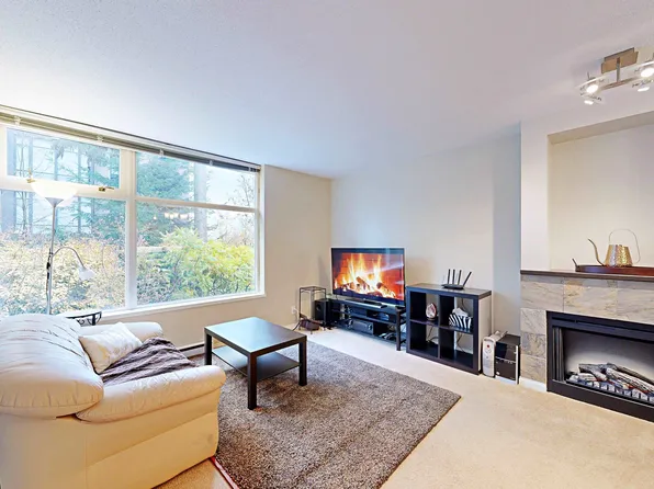 9298 University Cres #101, Burnaby, BC V5A 4X8