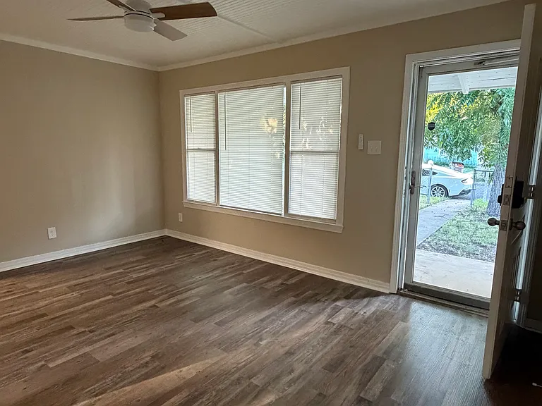 226 Saint Johns St — Photo 14