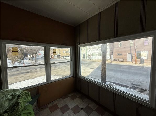 pittsburgh-pennsylvania-87992086 picture