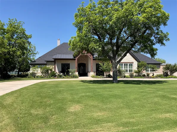 9403 King Air Dr, Granbury, TX 76049