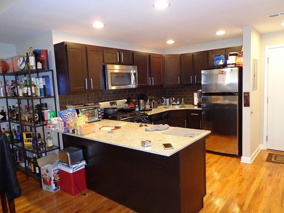 1st image of 4700 N Maplewood Ave #G