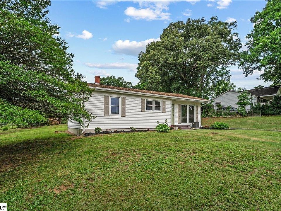 1st image of 108 Valley Dr