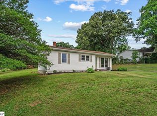 108 Valley Dr, Greer, SC 29651
