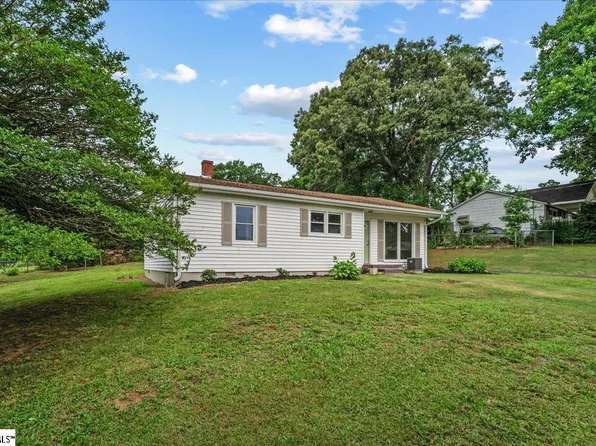 108 Valley Dr, Greer, SC 29651