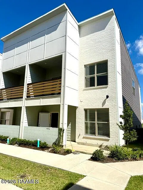 2 bed, 2.5 bath, 1317 sqft, $1,650 — Photo 2