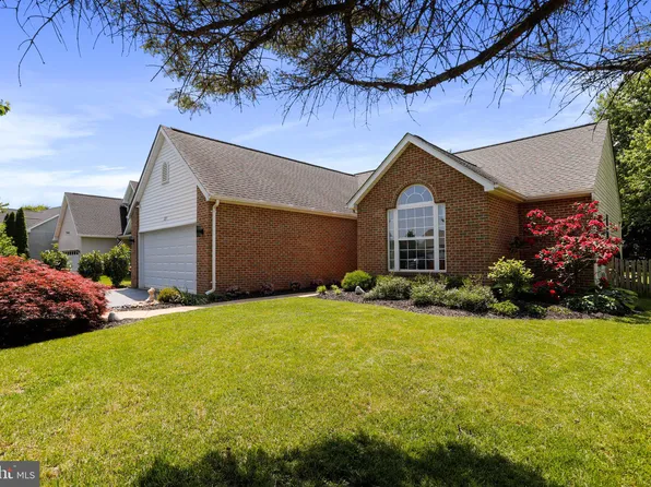 221 Barrel Horse Dr, Charles Town, WV 25414