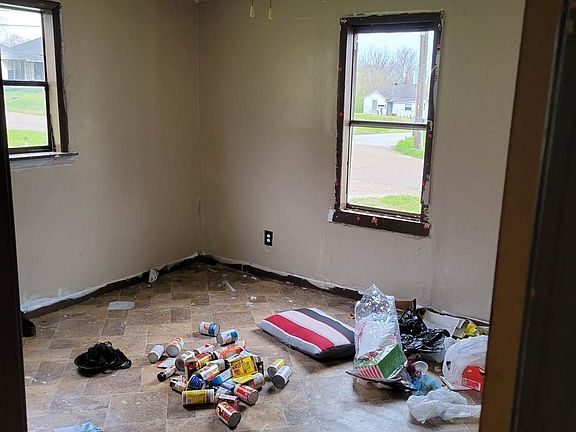 4th image of 1104 N 9th Ave