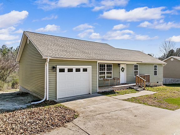 2nd image of 270 Jones Rd