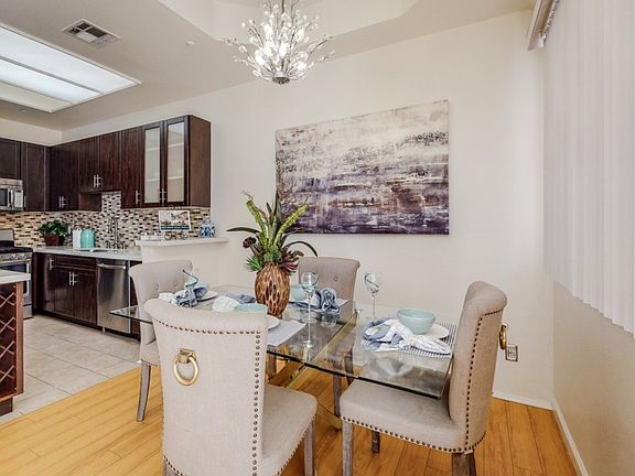 5th image of 11112 La Maida St Unit 9