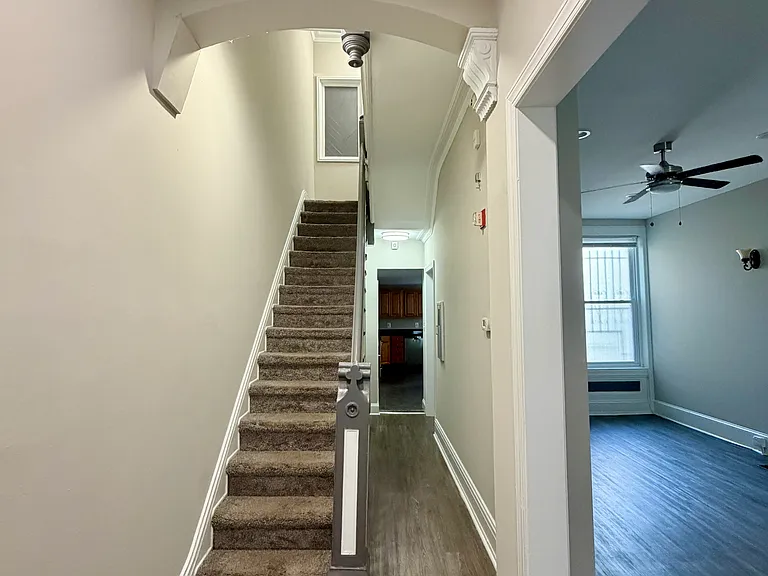 223 S 41st St #H — Photo 15